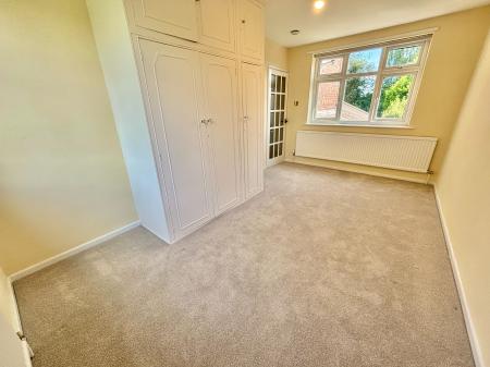 4 bedroom Semi-detached house for sale in Park Road, Prestwich, M25
