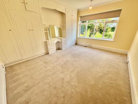 4 bedroom Semi-detached house for sale in Park Road, Prestwich, M25