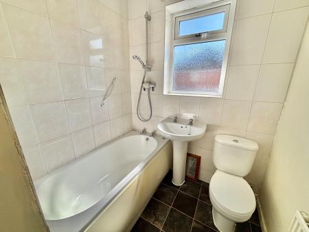2 bedroom Terraced House for sale in Fields New Road, Oldham, OL9