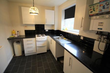 2 bedroom Flat for sale in Glebe Street, Oldham, OL9
