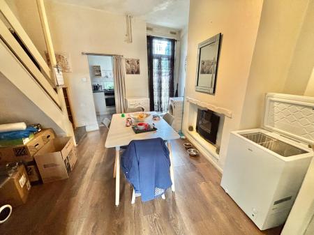 2 bedroom Terraced House to let in Old Road, Failsworth, M35