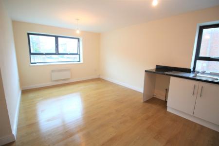 2 bedroom Flat to let in Walmersley Road, Bury, BL9