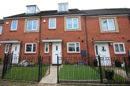 Fairbourne Walk, Oldham, OL1