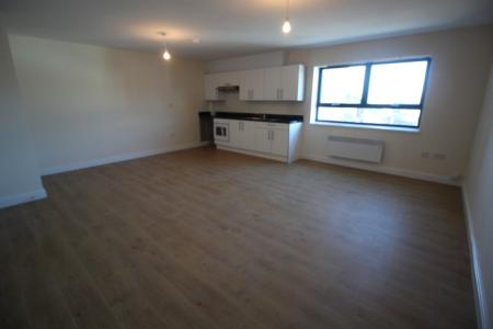 2 bedroom Flat to let in Walmersley Road, Bury, BL9