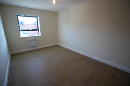 2 bedroom Flat to let in Walmersley Road, Bury, BL9
