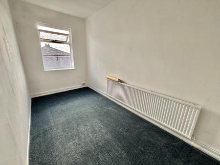 3 bedroom Terraced House to let in Huxley Street, Oldham, OL1
