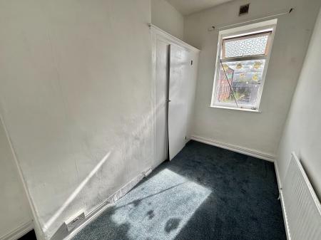 3 bedroom Terraced House to let in Huxley Street, Oldham, OL1