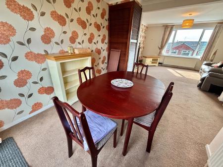 3 bedroom Semi-detached house for sale in Belmont Avenue, Oldham, OL4