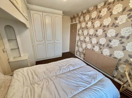 3 bedroom Semi-detached house for sale in Belmont Avenue, Oldham, OL4
