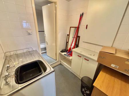 3 bedroom Semi-detached house for sale in Belmont Avenue, Oldham, OL4