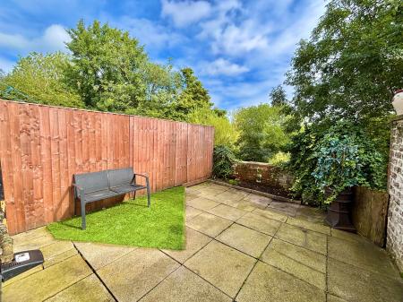2 bedroom Terraced House to let in Mortimer Street, Oldham, OL1