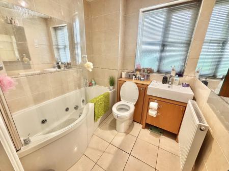 2 bedroom Maisonette for sale in Cromwell Avenue, Denton, SK5