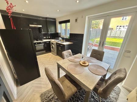 3 bedroom Semi-detached house to let in Mosley Avenue, Bury, BL9