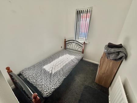 3 bedroom Semi-detached house to let in Mosley Avenue, Bury, BL9