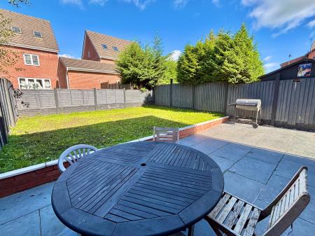 3 bedroom Semi-detached house to let in Mosley Avenue, Bury, BL9