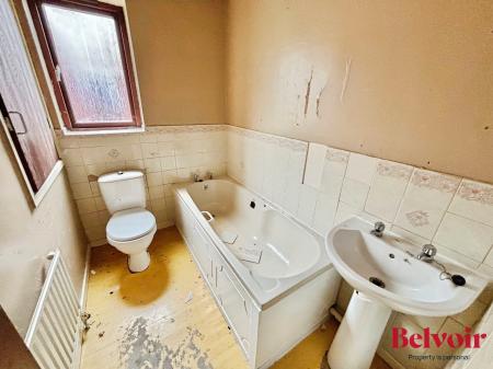 2 bedroom Semi-detached house for sale in Bottomfield Close, Oldham, OL1