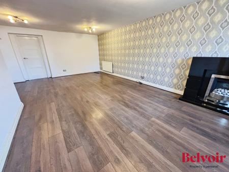 3 bedroom Semi-detached house to let in Hodge Clough Road, Oldham, OL1