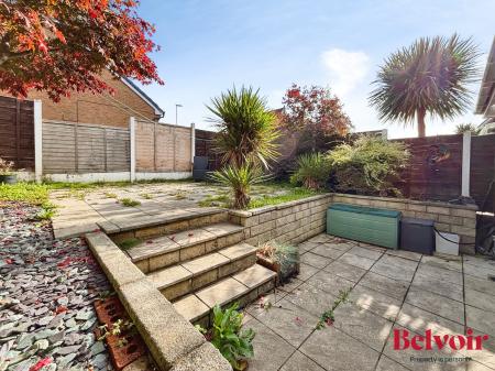 3 bedroom Semi-detached house to let in Hodge Clough Road, Oldham, OL1