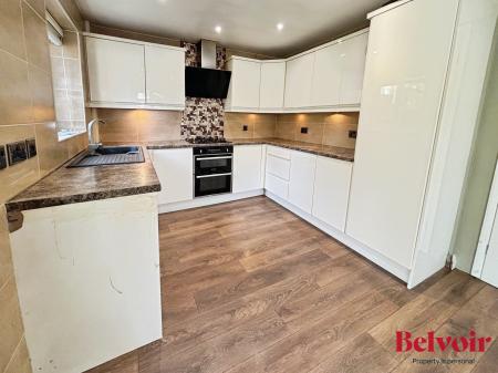 3 bedroom Semi-detached house to let in Hodge Clough Road, Oldham, OL1