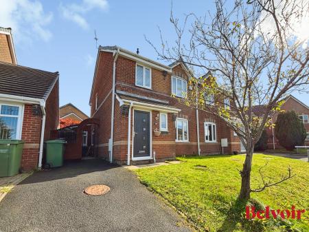3 bedroom Semi-detached house to let in Hodge Clough Road, Oldham, OL1