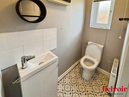 3 bedroom Semi-detached house to let in Hodge Clough Road, Oldham, OL1