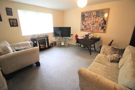 2 bedroom Flat to let in New Road, Radcliffe, M26