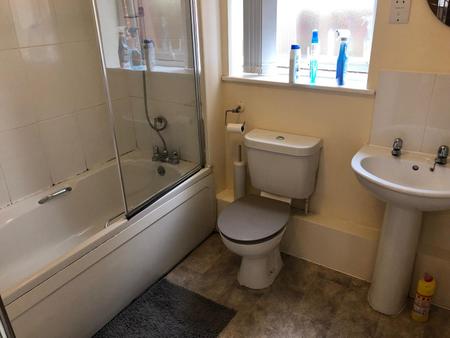 2 bedroom Flat to let in Dale Street, Bury, BL8