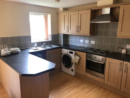 2 bedroom Flat to let in Dale Street, Bury, BL8
