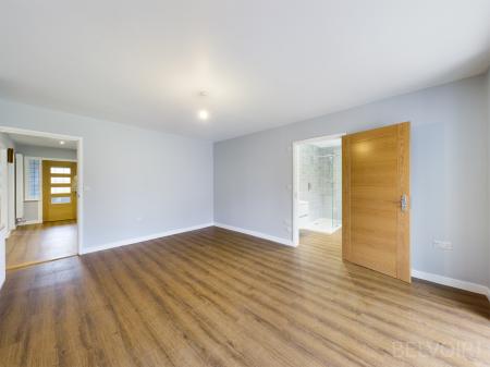 4 bedroom Detached bungalow to let in Hardwick Lane, Bury St Edmunds, IP33