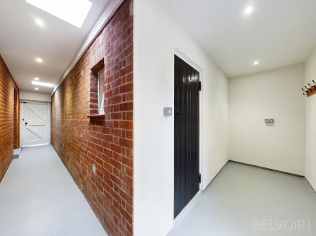 4 bedroom Detached bungalow to let in Hardwick Lane, Bury St Edmunds, IP33