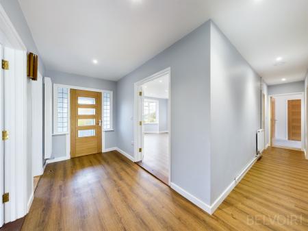 4 bedroom Detached bungalow to let in Hardwick Lane, Bury St Edmunds, IP33