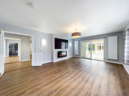 4 bedroom Detached bungalow to let in Hardwick Lane, Bury St Edmunds, IP33