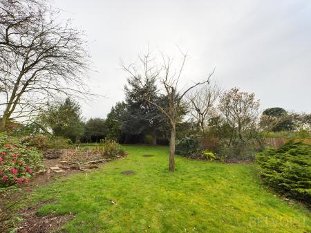 4 bedroom Detached bungalow to let in Hardwick Lane, Bury St Edmunds, IP33