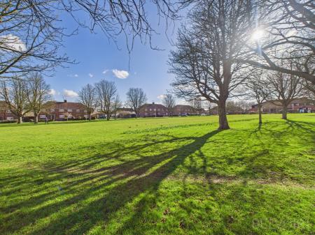 2 bedroom Maisonette for sale in Derwent Road, Bury St Edmunds, IP32
