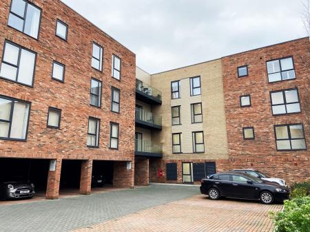 1 bedroom Apartment for sale in Harland Court, Bury St Edmunds, IP32