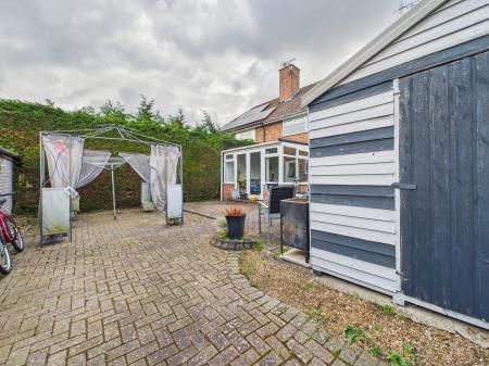 3 bedroom Semi-detached house for sale in Severn Road, Bury St Edmunds, IP32