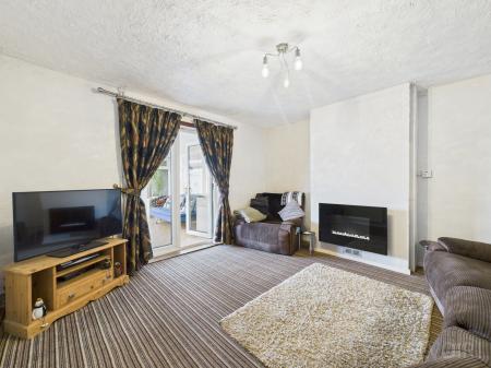 3 bedroom Semi-detached house for sale in Severn Road, Bury St Edmunds, IP32