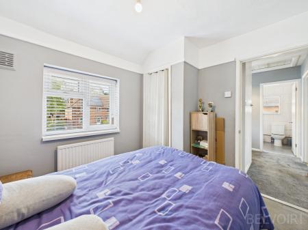 3 bedroom Semi-detached house for sale in Severn Road, Bury St Edmunds, IP32