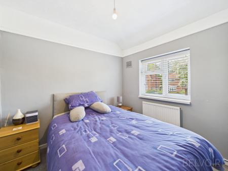 3 bedroom Semi-detached house for sale in Severn Road, Bury St Edmunds, IP32