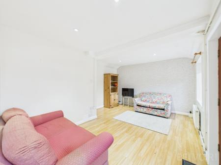 2 bedroom Terraced House to let in Bury Road, Stowmarket, IP14