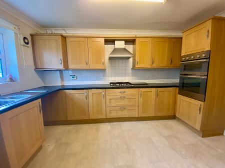 4 bedroom Terraced House to let in Bloomsfield Road, Haverhill - Suffolk, CB9