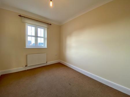 4 bedroom Terraced House to let in Bloomsfield Road, Haverhill - Suffolk, CB9