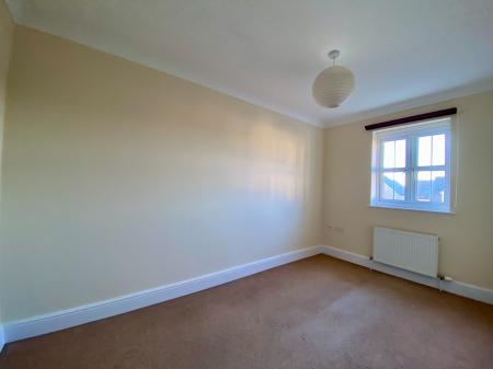4 bedroom Terraced House to let in Bloomsfield Road, Haverhill - Suffolk, CB9