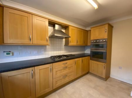 4 bedroom Terraced House to let in Bloomsfield Road, Haverhill - Suffolk, CB9