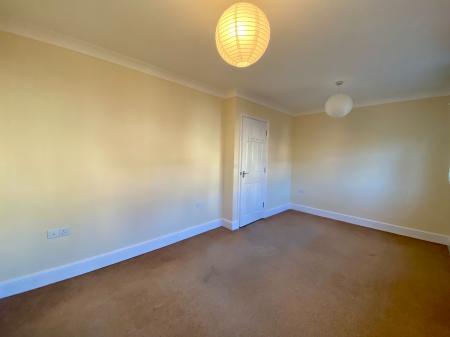 4 bedroom Terraced House to let in Bloomsfield Road, Haverhill - Suffolk, CB9