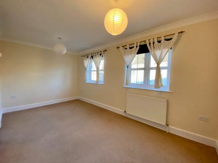 4 bedroom Terraced House to let in Bloomsfield Road, Haverhill - Suffolk, CB9