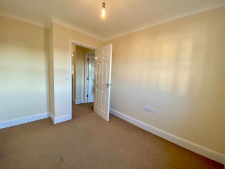 4 bedroom Terraced House to let in Bloomsfield Road, Haverhill - Suffolk, CB9