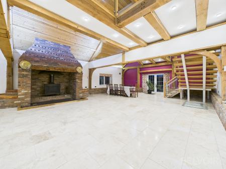 4 bedroom Detached house to let in Wyken Road, Bury St Edmunds, IP31