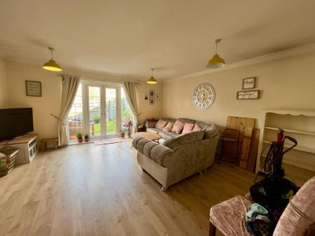 4 bedroom Semi-detached house to let in Bloomsfield Road, Haverhill - Suffolk, CB9