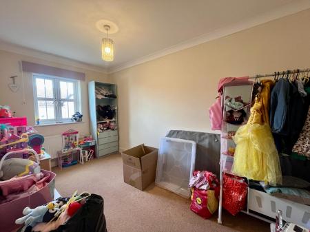 4 bedroom Semi-detached house to let in Bloomsfield Road, Haverhill - Suffolk, CB9